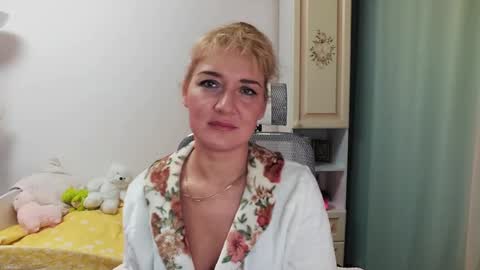Snapshot of elviraforyou chatting on 12-03-24, 12:38 Elvira online show from 12-03-24, 12:38