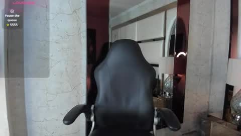 Snapshot of ely09_ chatting on 02-28-26, 02:40 --- Ely--- online show from 02-28-26, 02:40