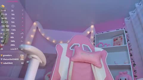 Snapshot of ely_cherry18 chatting on 02-21-25, 07:45 Ely online show from 02-21-25, 07:45