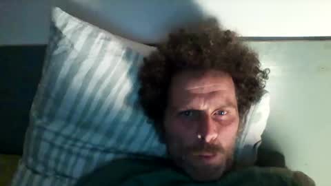 Snapshot of elyjahoye chatting on 12-15-25, 08:35 elyjahoye online show from 12-15-25, 08:35