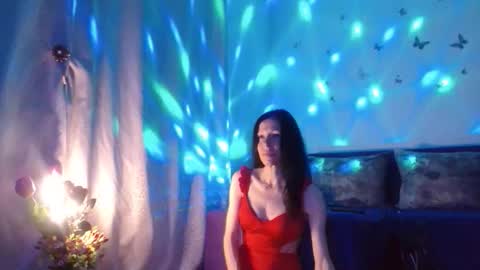 Elisa online show from 04-28-26, 07:52