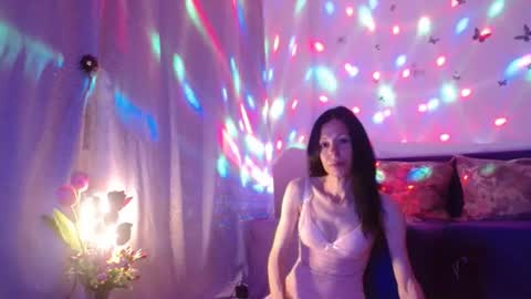 Elisa online show from 06-13-26, 07:23
