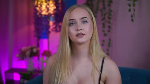 Elyssa online show from 04-26-26, 06:49