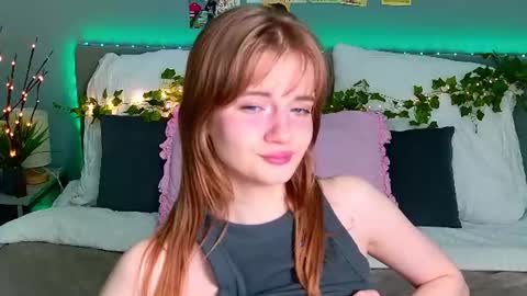 Snapshot of elza_hofffman chatting on 06-16-26, 10:12 Chloyka online show from 06-16-26, 10:12