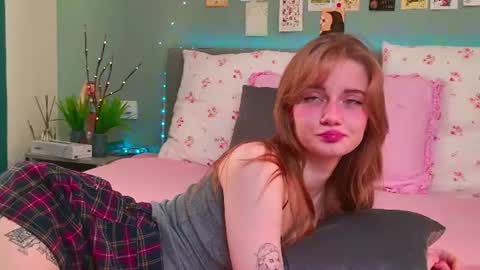 Snapshot of elza_hofffman chatting on 07-16-26, 05:52 Chloyka online show from 07-16-26, 05:52