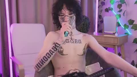 em0_b0y online show from 02-12-26, 05:52