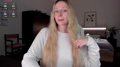 Emilie online show from 09-17-25, 07:26