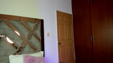 Snapshot of ema__ebony chatting on 10-16-25, 09:16 ema__ebony online show from 10-16-25, 09:16