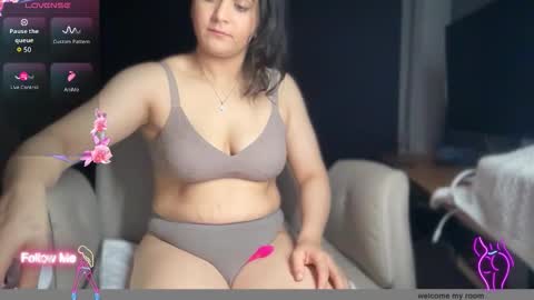 Snapshot of ema_lov3 chatting on 12-17-25, 02:06 Ema Love online show from 12-17-25, 02:06