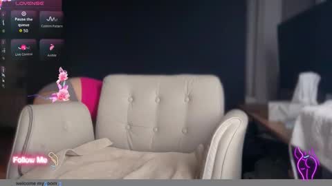 Snapshot of ema_lov3 chatting on 12-18-25, 02:06 Ema Love online show from 12-18-25, 02:06