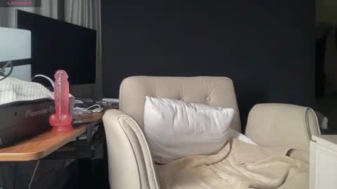 Snapshot of ema_lov3 chatting on 01-13-26, 02:06 Ema Love online show from 01-13-26, 02:06