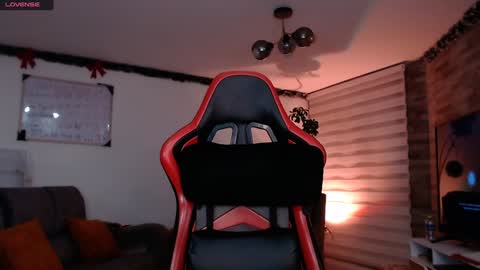 Snapshot of ema_ploxx chatting on 01-11-25, 02:41 ema_ploxx online show from 01-11-25, 02:41