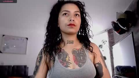 Snapshot of ema_ploxx chatting on 03-10-25, 06:23 ema_ploxx online show from 03-10-25, 06:23