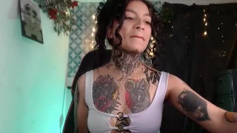 Snapshot of ema_ploxx chatting on 09-25-25, 02:48 ema_ploxx online show from 09-25-25, 02:48