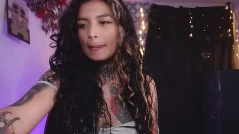 Snapshot of ema_ploxx chatting on 09-28-25, 01:55 ema_ploxx online show from 09-28-25, 01:55