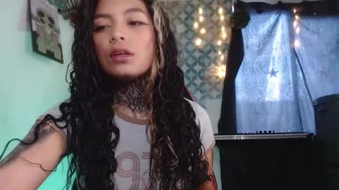 Snapshot of ema_ploxx chatting on 10-08-25, 09:45 ema_ploxx online show from 10-08-25, 09:45