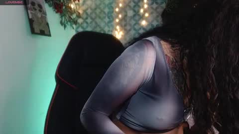 Snapshot of ema_ploxx chatting on 10-24-25, 02:52 ema_ploxx online show from 10-24-25, 02:52