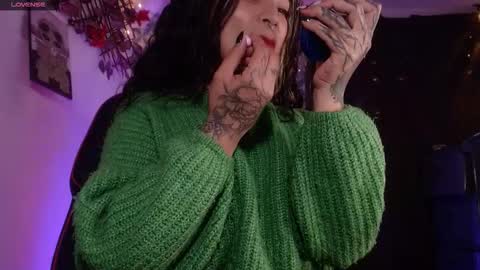 Snapshot of ema_ploxx chatting on 11-17-25, 03:34 ema_ploxx online show from 11-17-25, 03:34