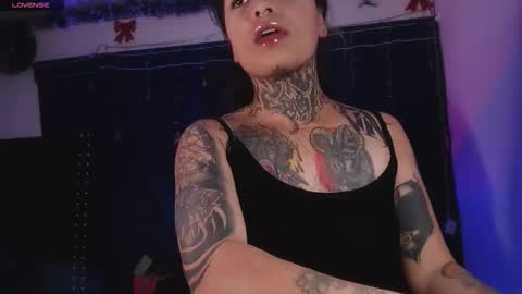 Snapshot of ema_ploxx chatting on 02-01-26, 01:26 ema_ploxx online show from 02-01-26, 01:26