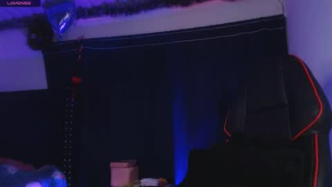 ema_ploxx online show from 03-30-26, 03:18