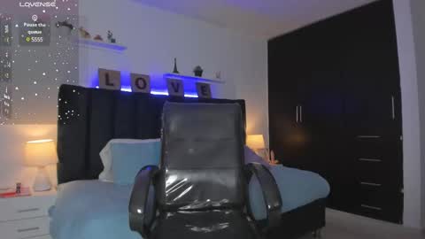 Snapshot of ema_porcaroli chatting on 02-14-25, 01:40 Ema online show from 02-14-25, 01:40