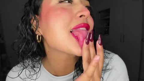 Snapshot of ema_saenz chatting on 04-10-26, 03:12 Ema online show from 04-10-26, 03:12