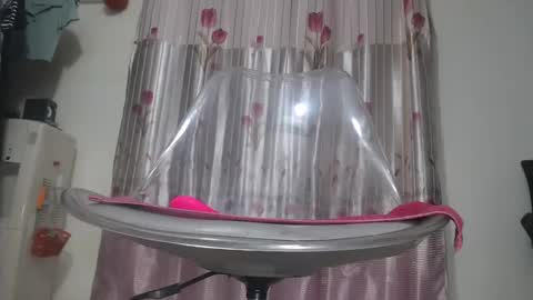 emailisa online show from 10-19-25, 10:54