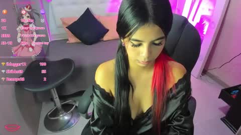 Snapshot of emalinda__hills chatting on 02-01-25, 05:58 EMA online show from 02-01-25, 05:58