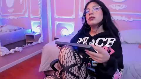 Emma online show from 06-20-26, 03:42