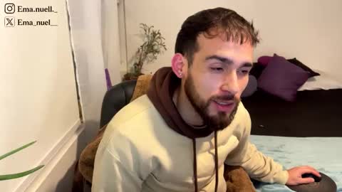 Snapshot of emanuell___ chatting on 05-19-26, 01:56 emanuell___ online show from 05-19-26, 01:56