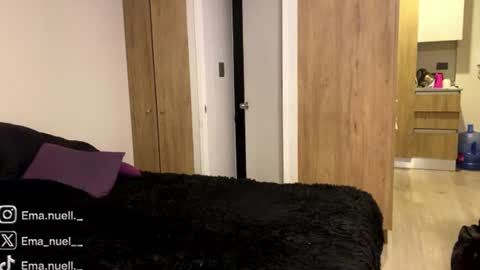 Snapshot of emanuell___ chatting on 07-08-26, 10:25 emanuell___ online show from 07-08-26, 10:25