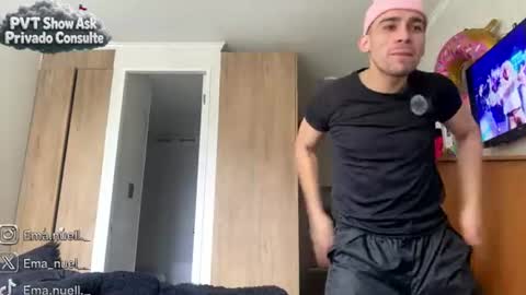 Snapshot of emanuell___ chatting on 07-24-26, 07:01 emanuell___ online show from 07-24-26, 07:01