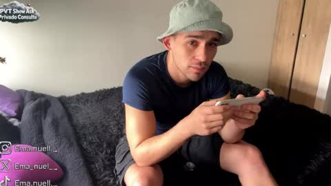 Snapshot of emanuell___ chatting on 07-27-26, 05:42 emanuell___ online show from 07-27-26, 05:42