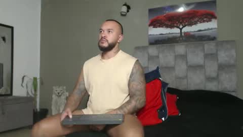 Snapshot of emanuelspencer chatting on 12-17-25, 05:13 emanuelspencer online show from 12-17-25, 05:13