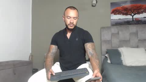 Snapshot of emanuelspencer chatting on 02-24-26, 10:30 emanuelspencer online show from 02-24-26, 10:30