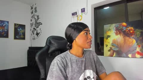 Snapshot of emattaylor chatting on 12-03-24, 10:50 . online show from 12-03-24, 10:50