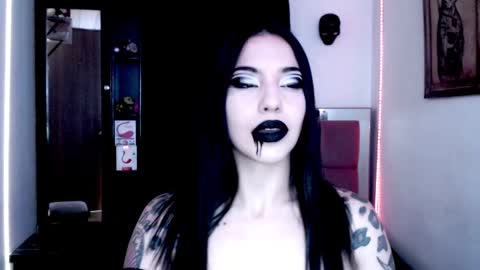 Snapshot of emearld_black chatting on 12-14-24, 09:51 Emerald Black online show from 12-14-24, 09:51