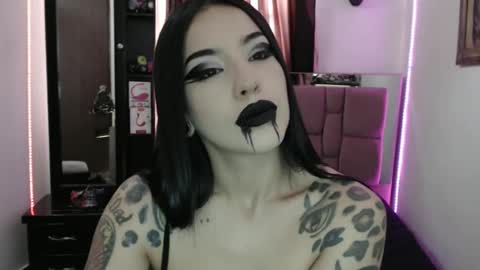 Snapshot of emearld_black chatting on 02-08-25, 03:42 Emerald Black online show from 02-08-25, 03:42