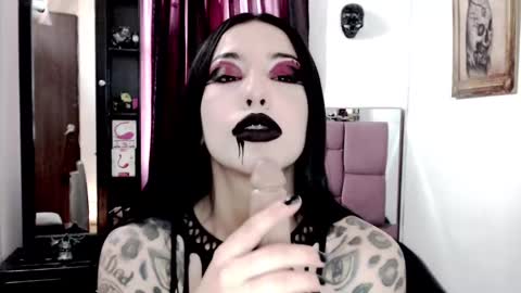 Snapshot of emearld_black chatting on 03-03-25, 12:16 Emerald Black online show from 03-03-25, 12:16