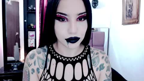 Snapshot of emearld_black chatting on 03-03-25, 03:20 Emerald Black online show from 03-03-25, 03:20