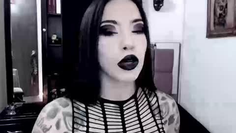 Snapshot of emearld_black chatting on 09-25-25, 03:54 Emerald Black online show from 09-25-25, 03:54