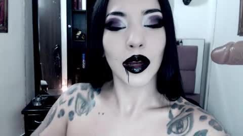 Snapshot of emearld_black chatting on 10-09-25, 05:49 Emerald Black online show from 10-09-25, 05:49