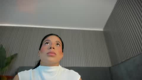 emelie_89 online show from 06-13-26, 11:41