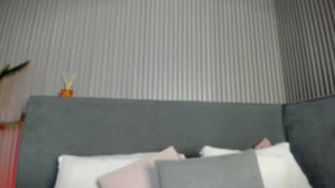 emelie_89 online show from 07-18-26, 11:47