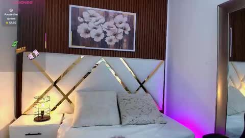 Snapshot of emelie_ch_ chatting on 12-18-25, 02:50 Emily online show from 12-18-25, 02:50