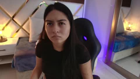 Snapshot of emelie_ch_ chatting on 01-07-26, 02:14 Emily online show from 01-07-26, 02:14