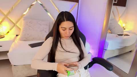 Snapshot of emelie_ch_ chatting on 01-08-26, 03:20 Emily online show from 01-08-26, 03:20