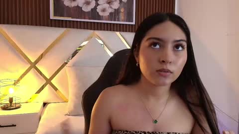 Snapshot of emelie_ch_ chatting on 01-09-26, 12:24 Emily online show from 01-09-26, 12:24