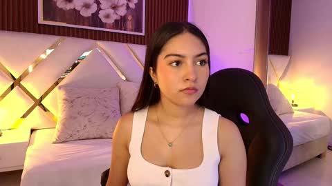 Snapshot of emelie_ch_ chatting on 01-11-26, 04:23 Emily online show from 01-11-26, 04:23