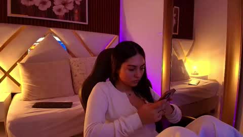 Snapshot of emelie_ch_ chatting on 02-01-26, 02:43 Emily online show from 02-01-26, 02:43